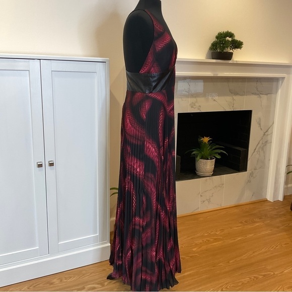 Milly Swirl Print Pleats Maxi Dress V-Neck Size 10 - Picture 6 of 16